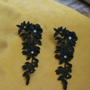 Elegant Black Floral Earrings